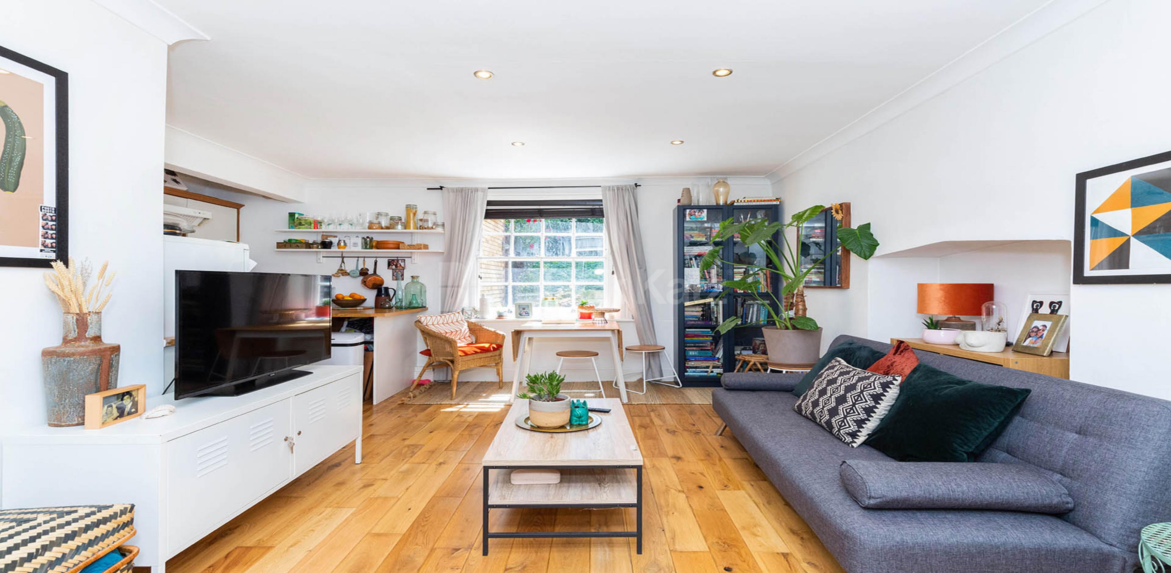 			VIRTUAL TOUR AVAILABLE!, 1 Bedroom, 1 bath, 1 reception Apartment			 Christchurch Road, CROUCH END N8